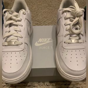 Air Force 1 (females)